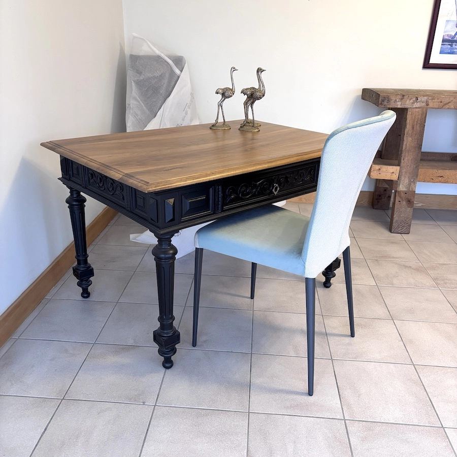 chaise confortable bleue beige