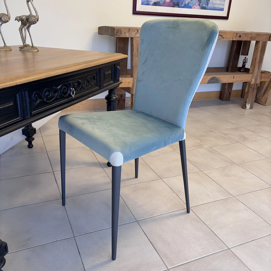 chaise confortable bleue beige