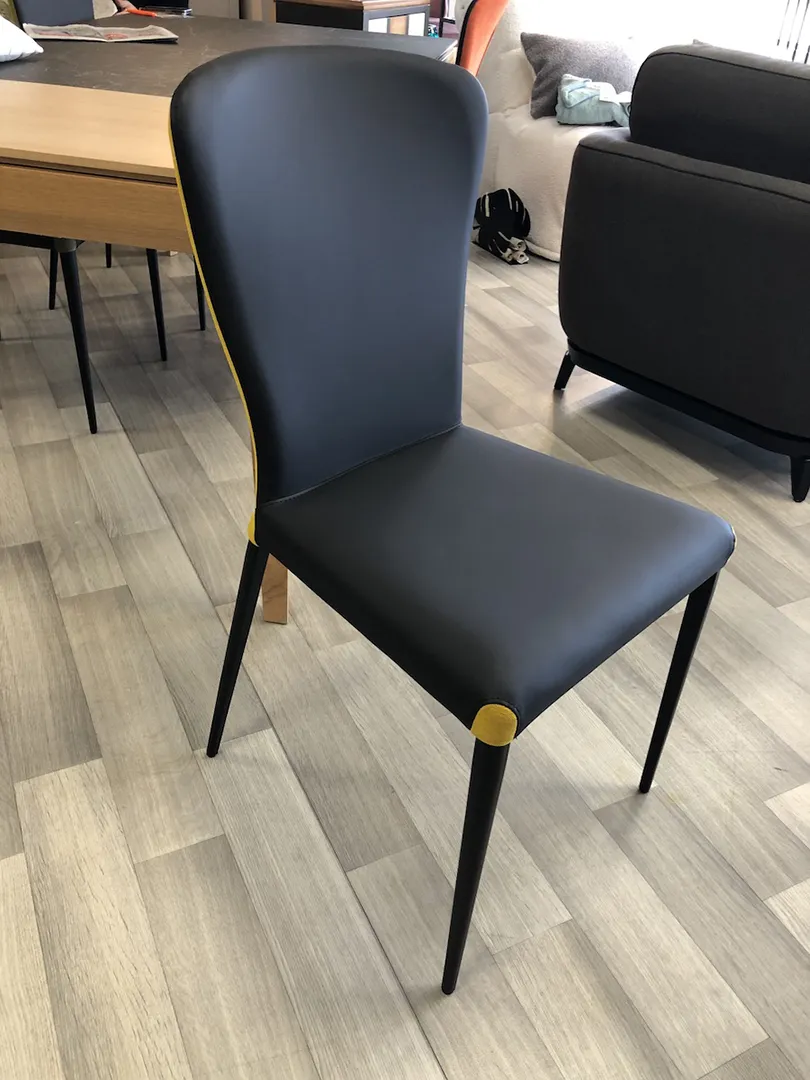 Chaise Francine bi matière noire/jaune – Image 3
