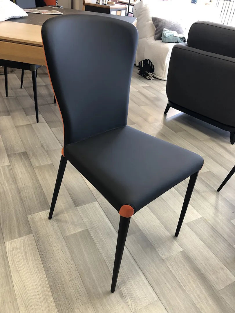 Chaise Francine bi matière noire/orange