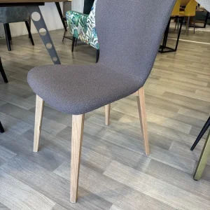 Chaise Jacobson tissu bouclette grise