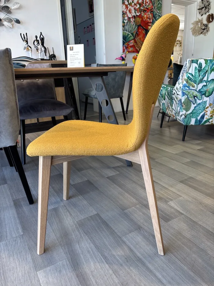 Chaise Jacobson tissu bouclette moutarde – Image 2