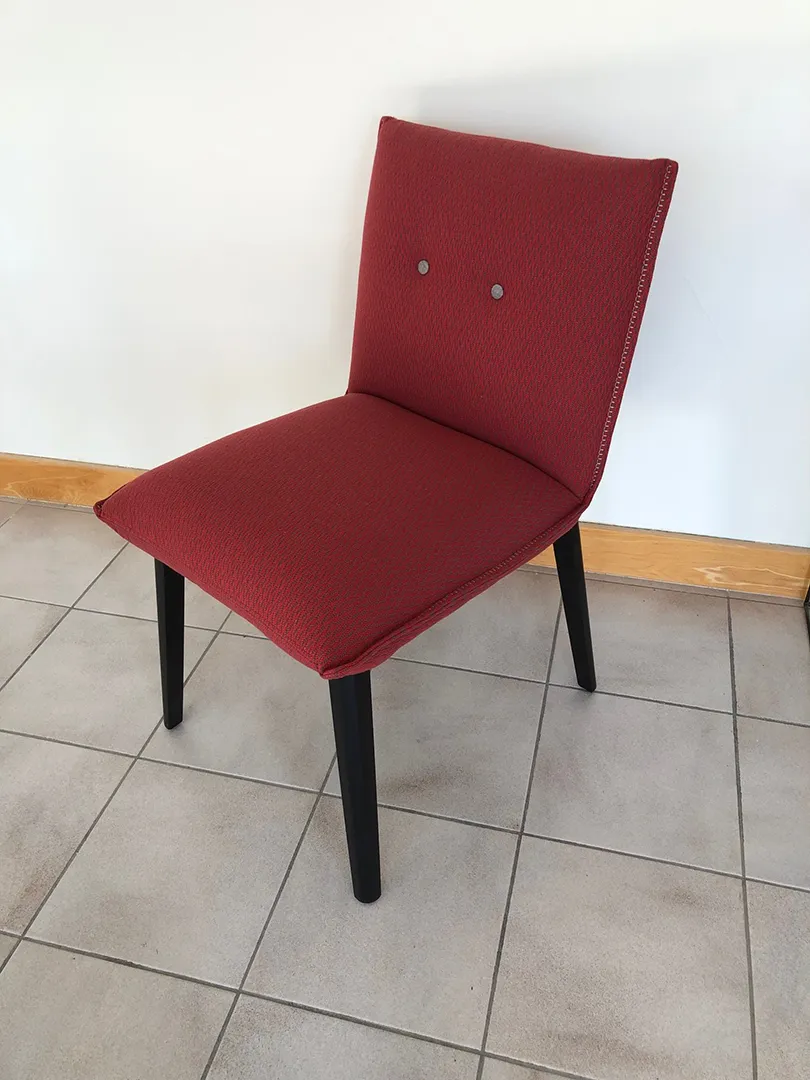 Chaise Soda tissu losanges rouge & gris