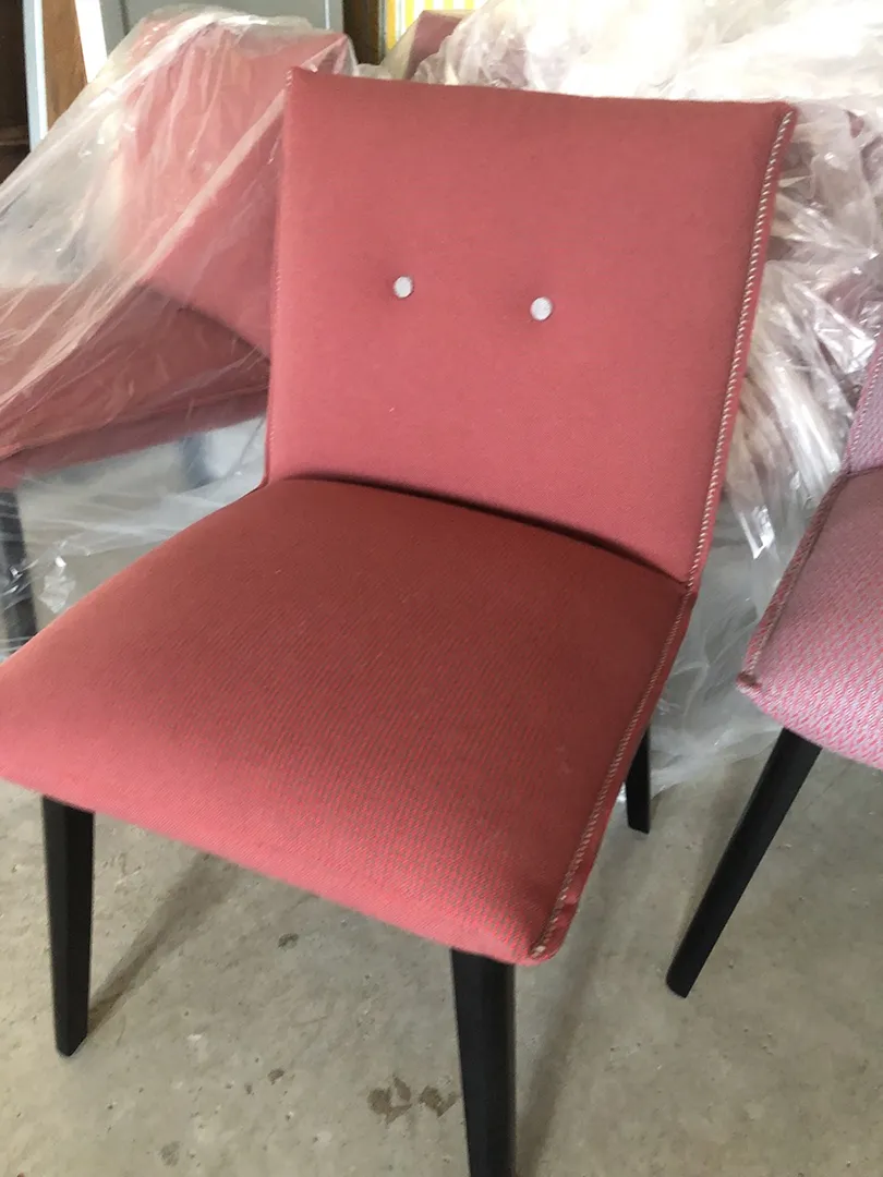 Chaise Soda tissu pied de poule gris & rouge