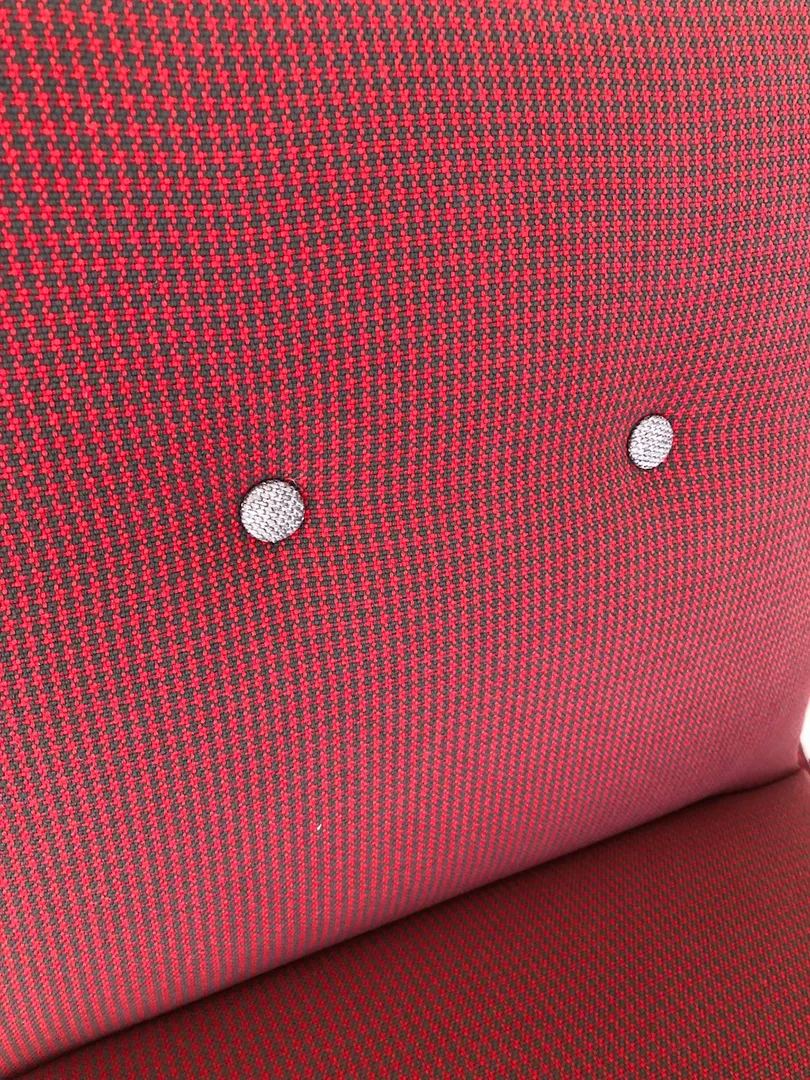 Chaise Soda tissu pied de poule gris & rouge – Image 4