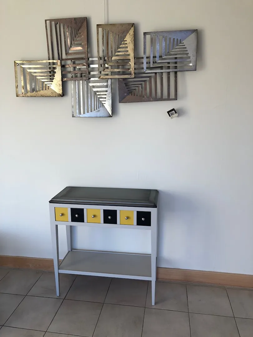 Console Parisienne Noire et jaune – Image 2