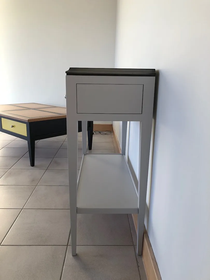 Console Parisienne Noire et jaune – Image 3