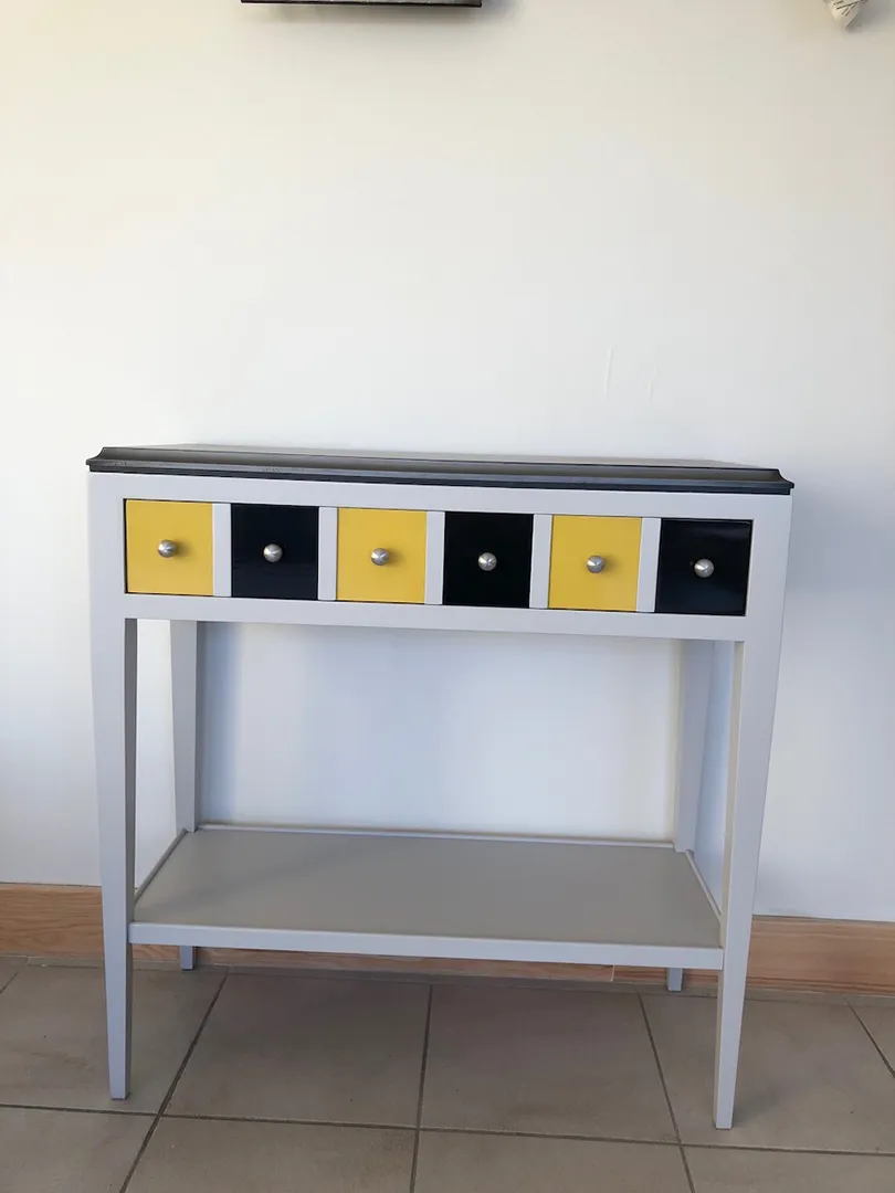 Console Parisienne Noire et jaune – Image 6