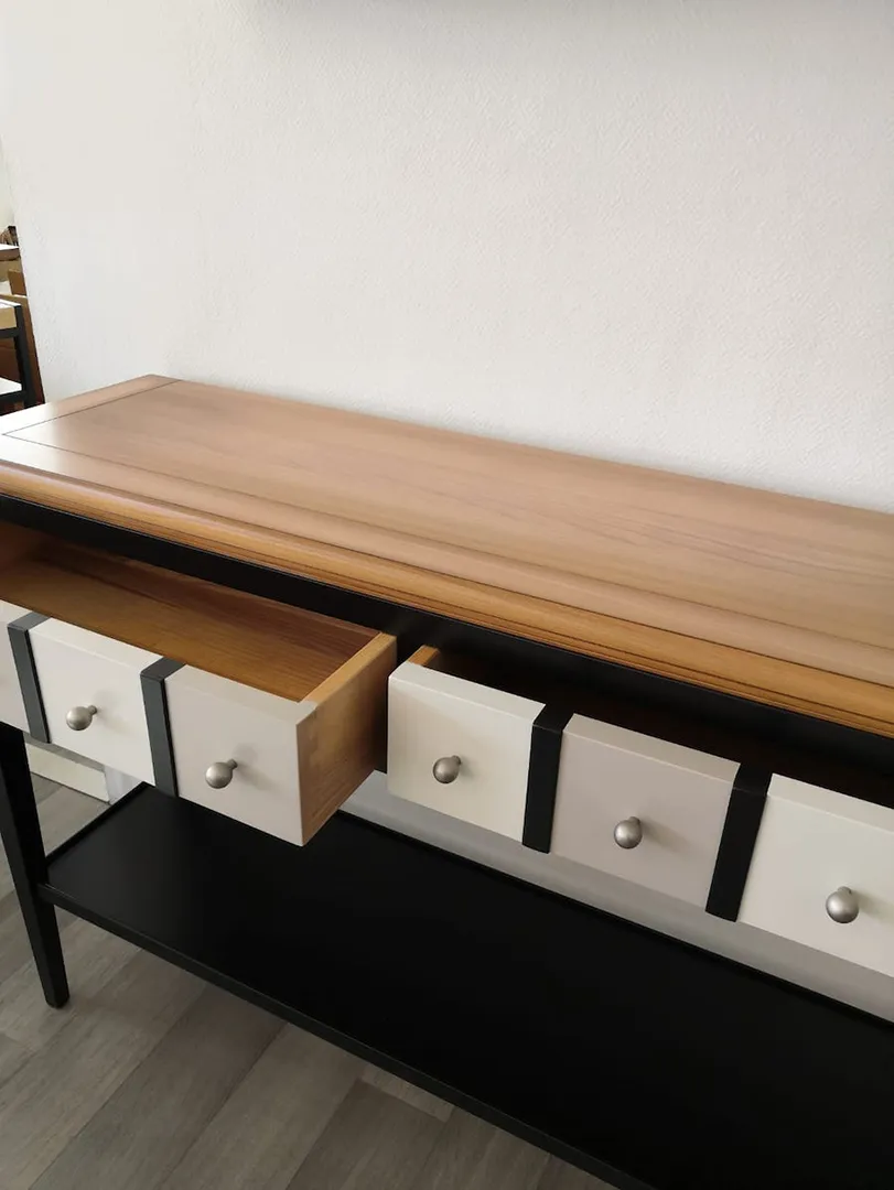 Console Parisienne Noire, grise et délavée – Image 5