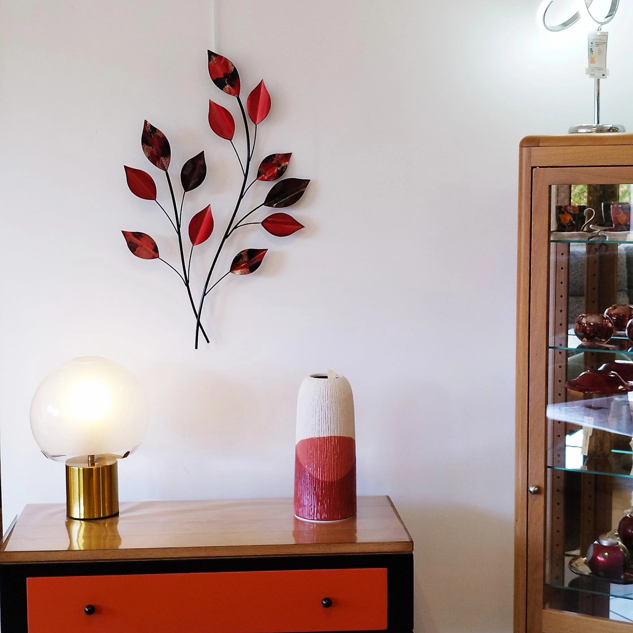 décoration murale métal feuilles rouges