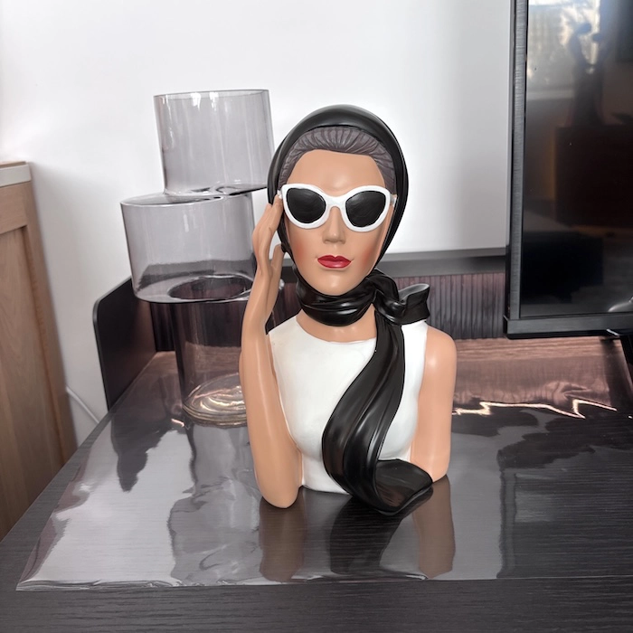 Déco Femme au foulard
