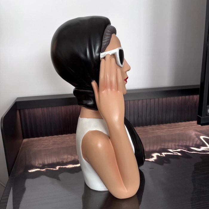 Déco Femme au foulard