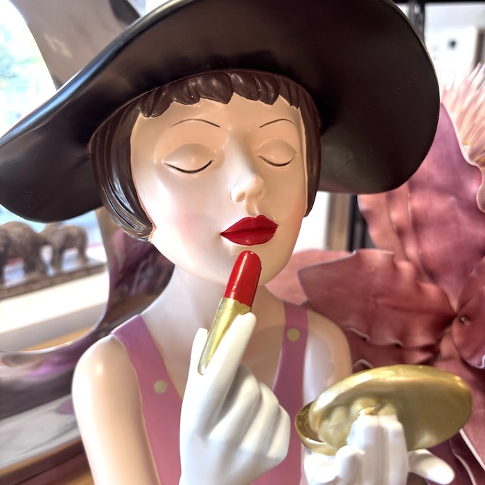 Déco Mademoiselle Fanie femme rouge à lèvre