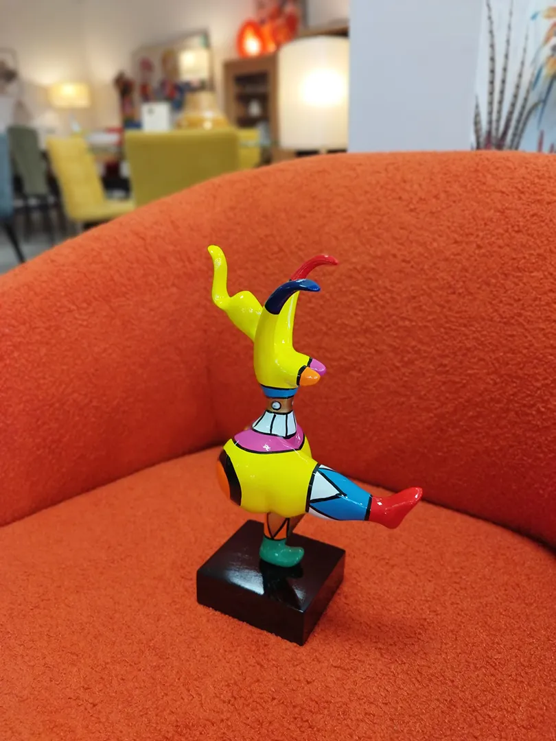 Sculpture Danseuse Jaune – Image 4