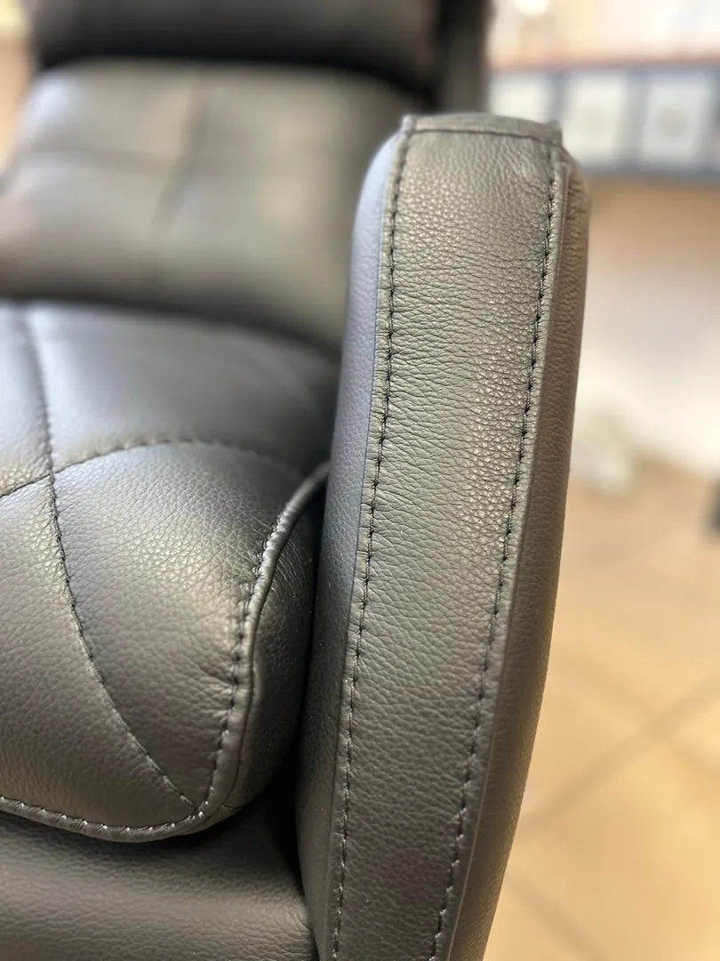 Fauteuil America pivotant cuir noir – Image 10