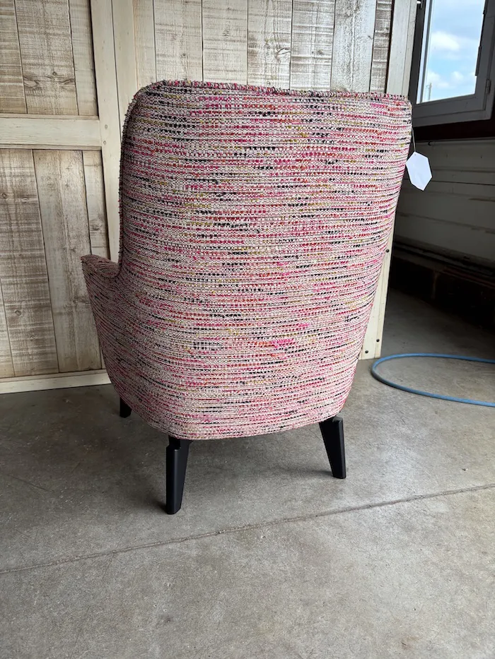 Fauteuil Flora tissu rose – Image 7