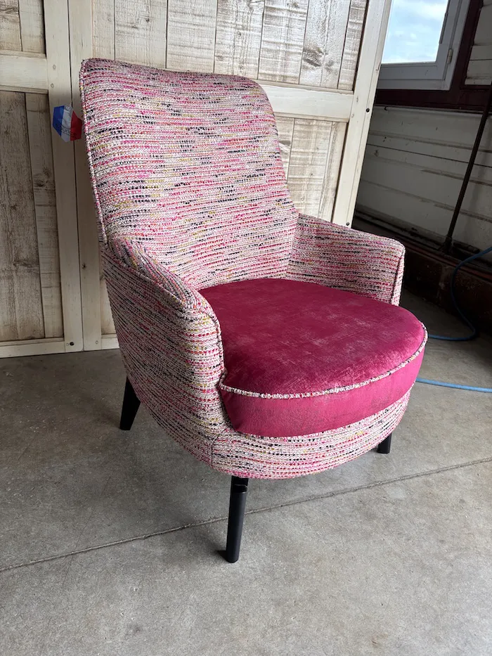 Fauteuil Flora tissu rose – Image 6