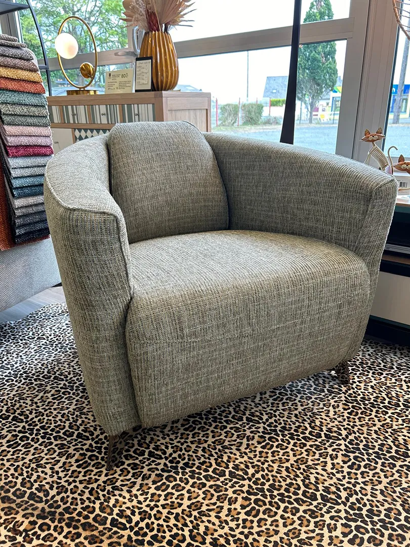 Fauteuil Nube en tissu vert – Image 2