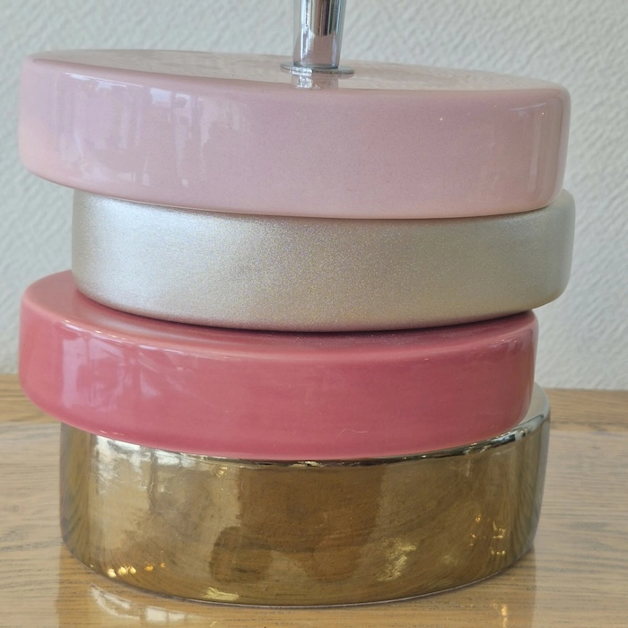 lampe rose et dorée