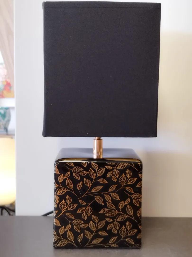 Lampe Noire et dorée – Image 2