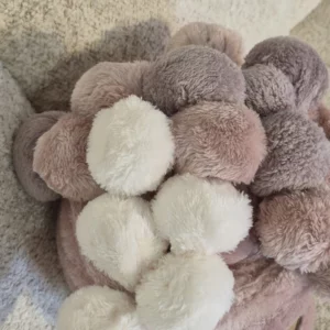 Plaid Rose Pompons