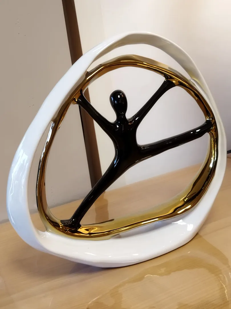 Sculpture Grand écart – Image 5