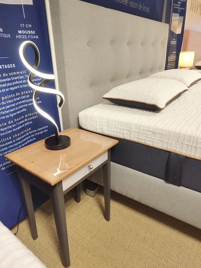 Petite table Mauricio gris terre d'ombre – Image 5