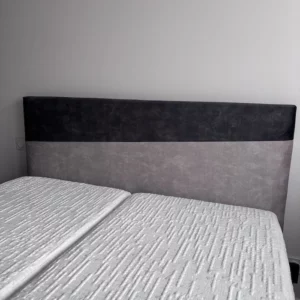 Tête de lit grise