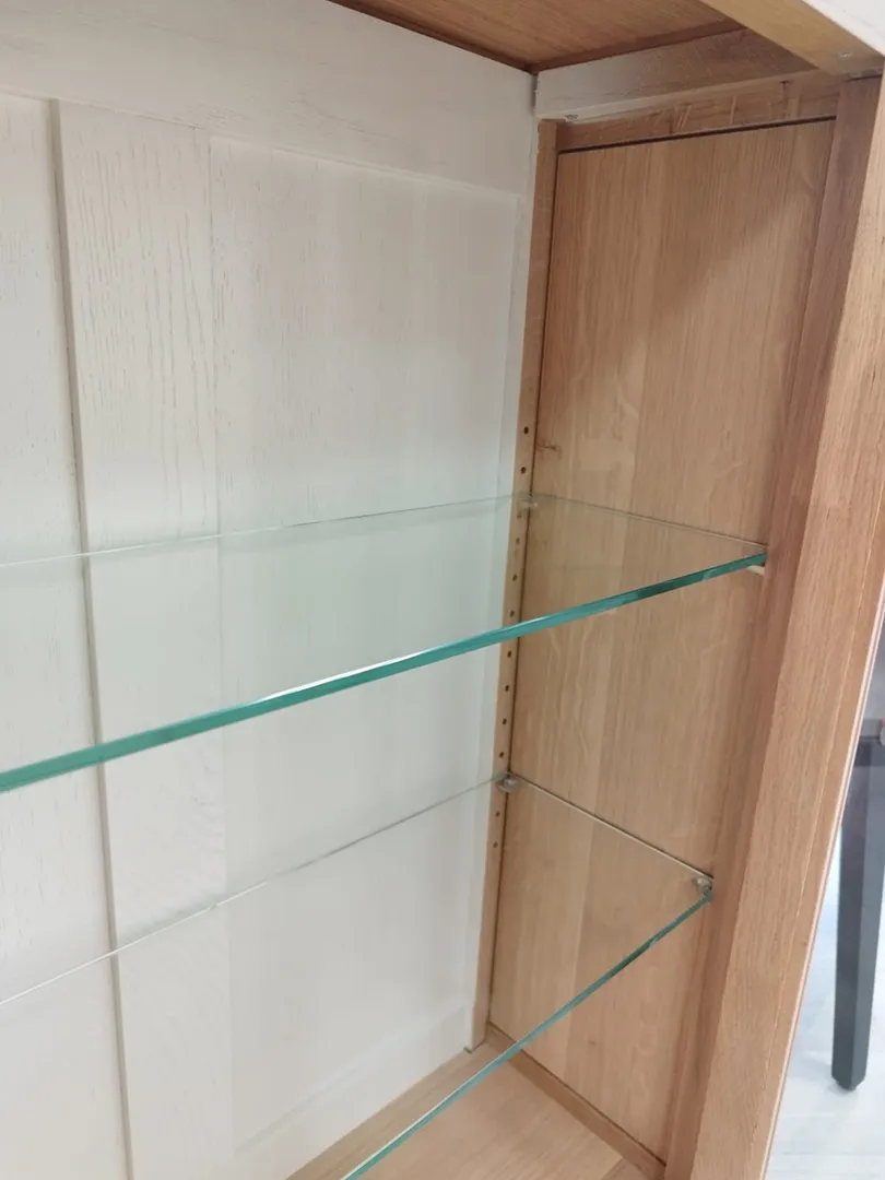 Vitrine en chêne avec Terracotta – Image 10